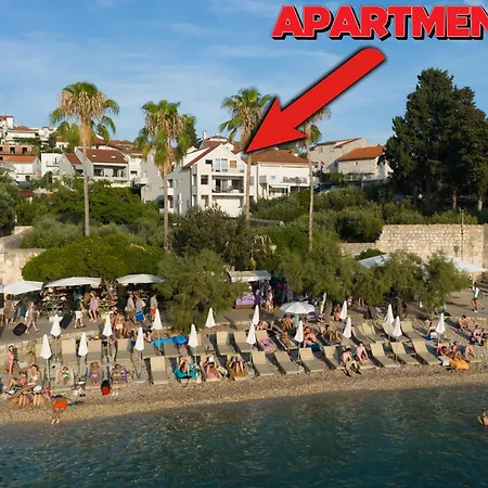 Grgo アパート フヴァル